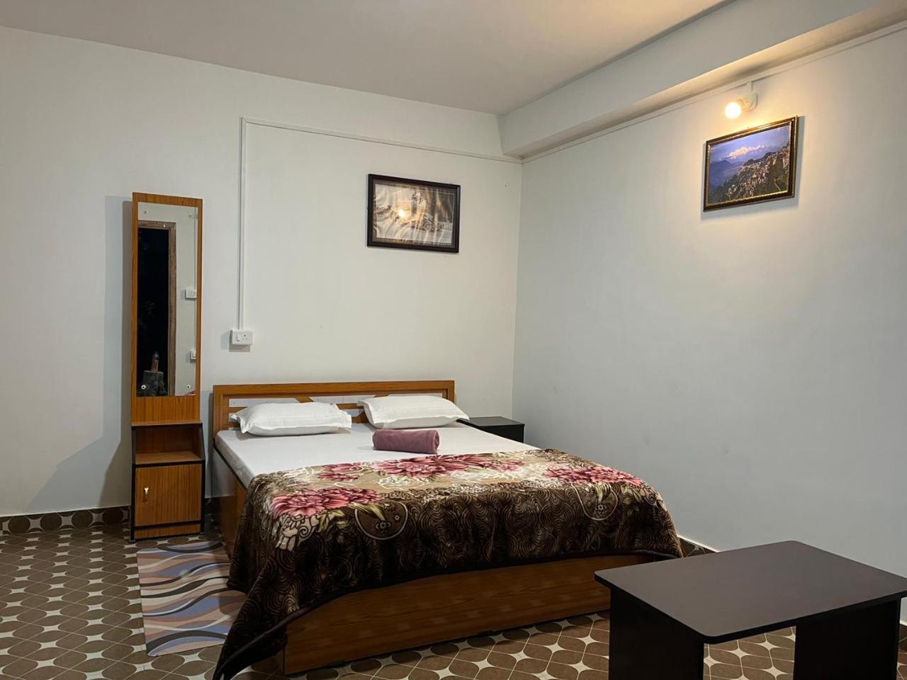 Pradhan Homestay Mirik - Homestay Beside Mirik Lake Exterior photo