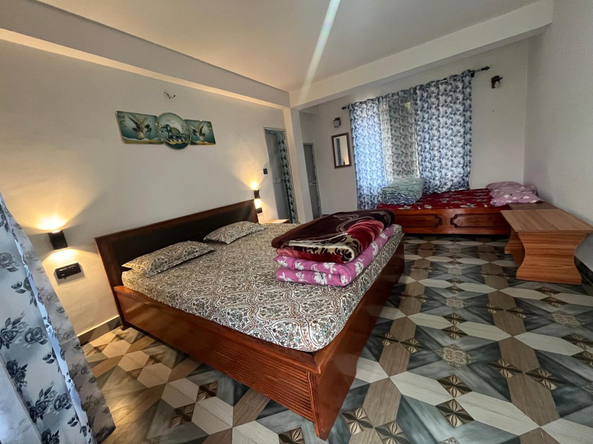 Pradhan Homestay Mirik - Homestay Beside Mirik Lake Exterior photo