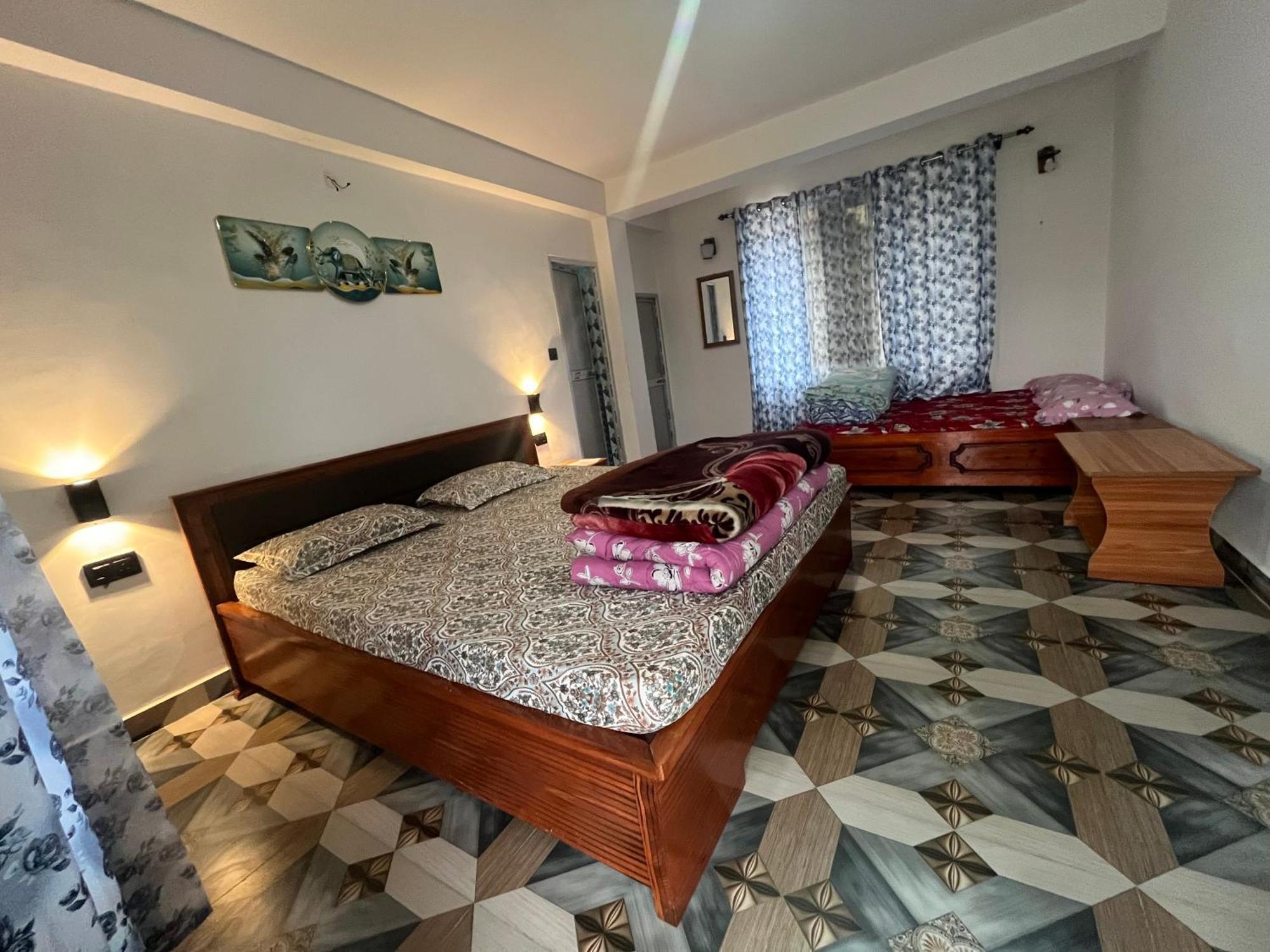 Pradhan Homestay Mirik - Homestay Beside Mirik Lake Exterior photo